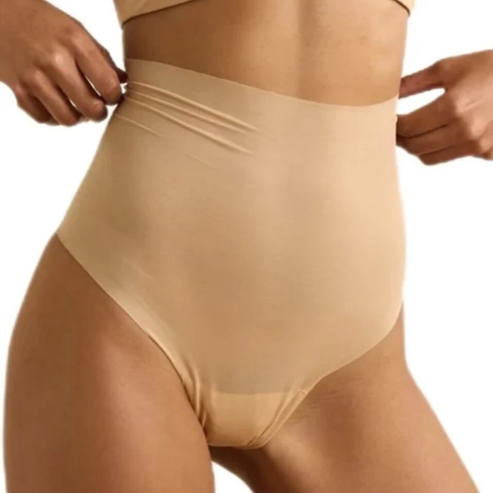 Frederick's of Hollywood NWT Shaping Thong Women's 1X/2X Nude High Waist Control